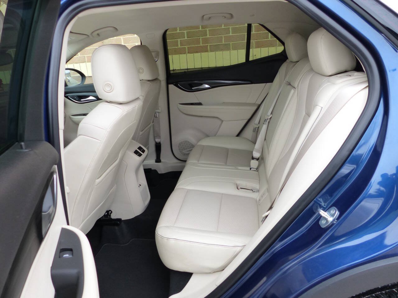 Used 2022 Buick Envision Essence w/ Technology Package I AWD/4WD image 36