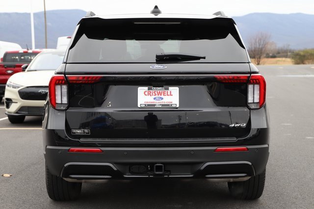 Used 2025 Ford Explorer ST-Line w/ ST-Line Street Pack image 5