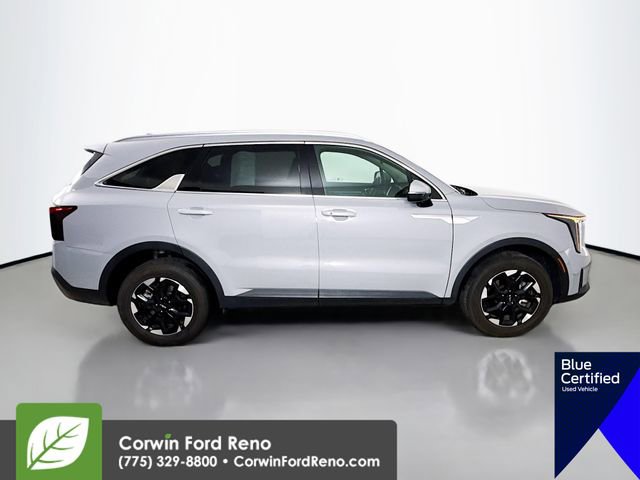Used 2025 Kia Sorento S image 11