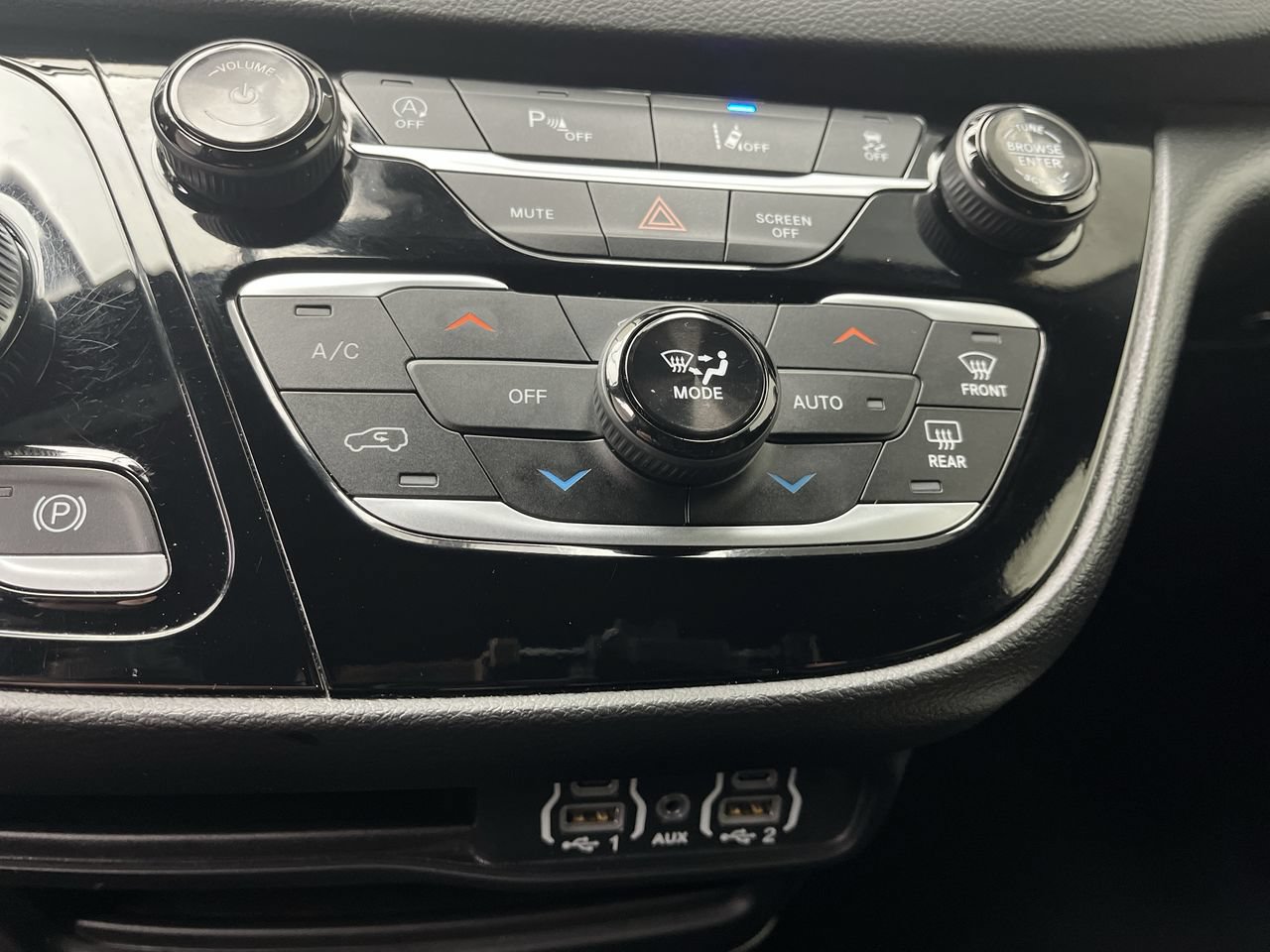 Used 2025 Chrysler Pacifica Select FWD image 22