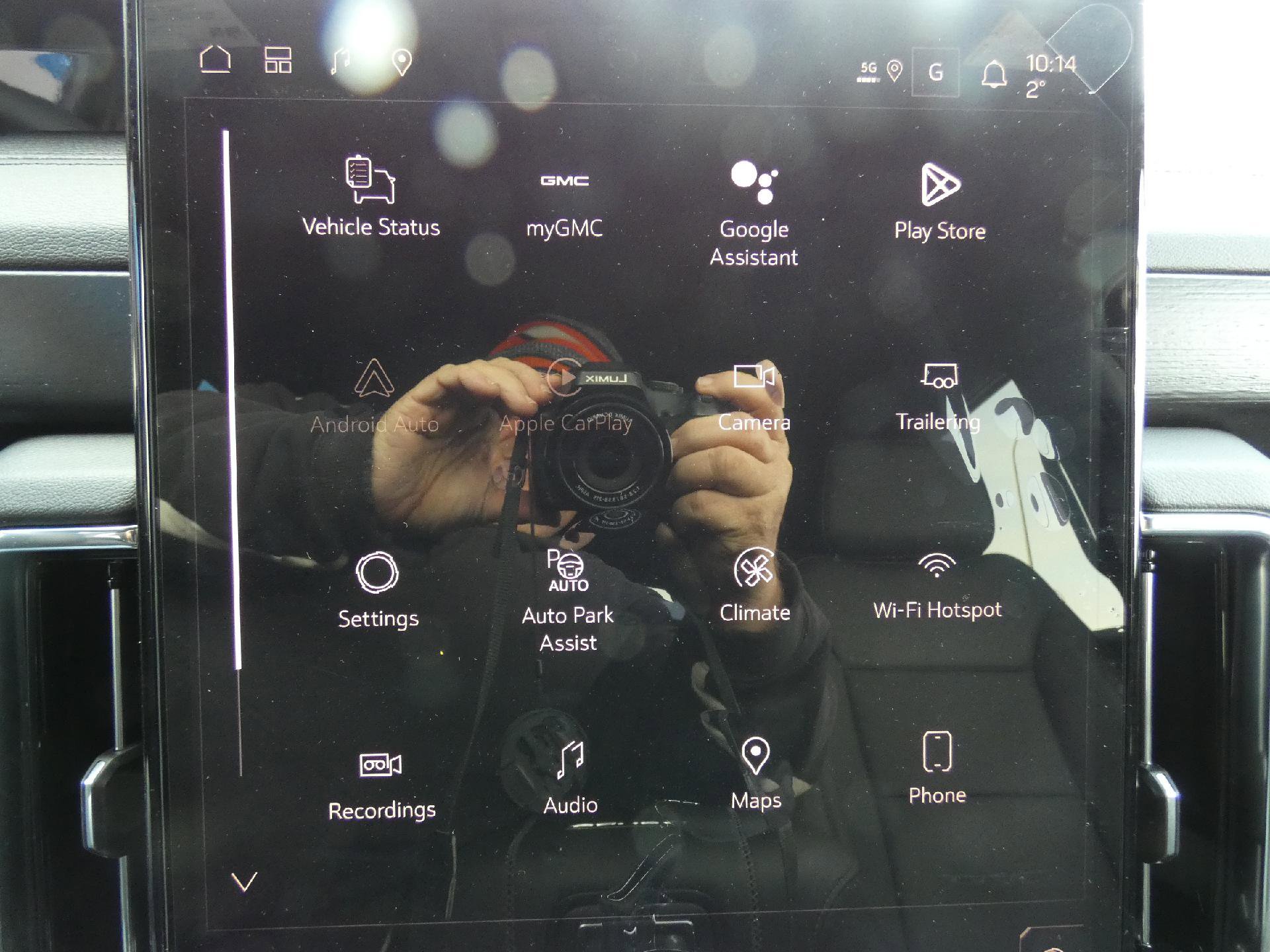 New 2026 GMC Yukon Denali w/ LPO, Floor Liner Package image 22