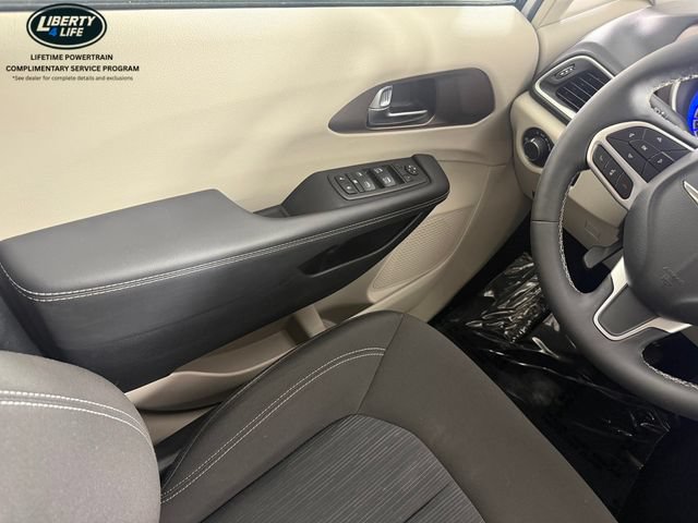 Used 2024 Chrysler Voyager LX FWD image 32