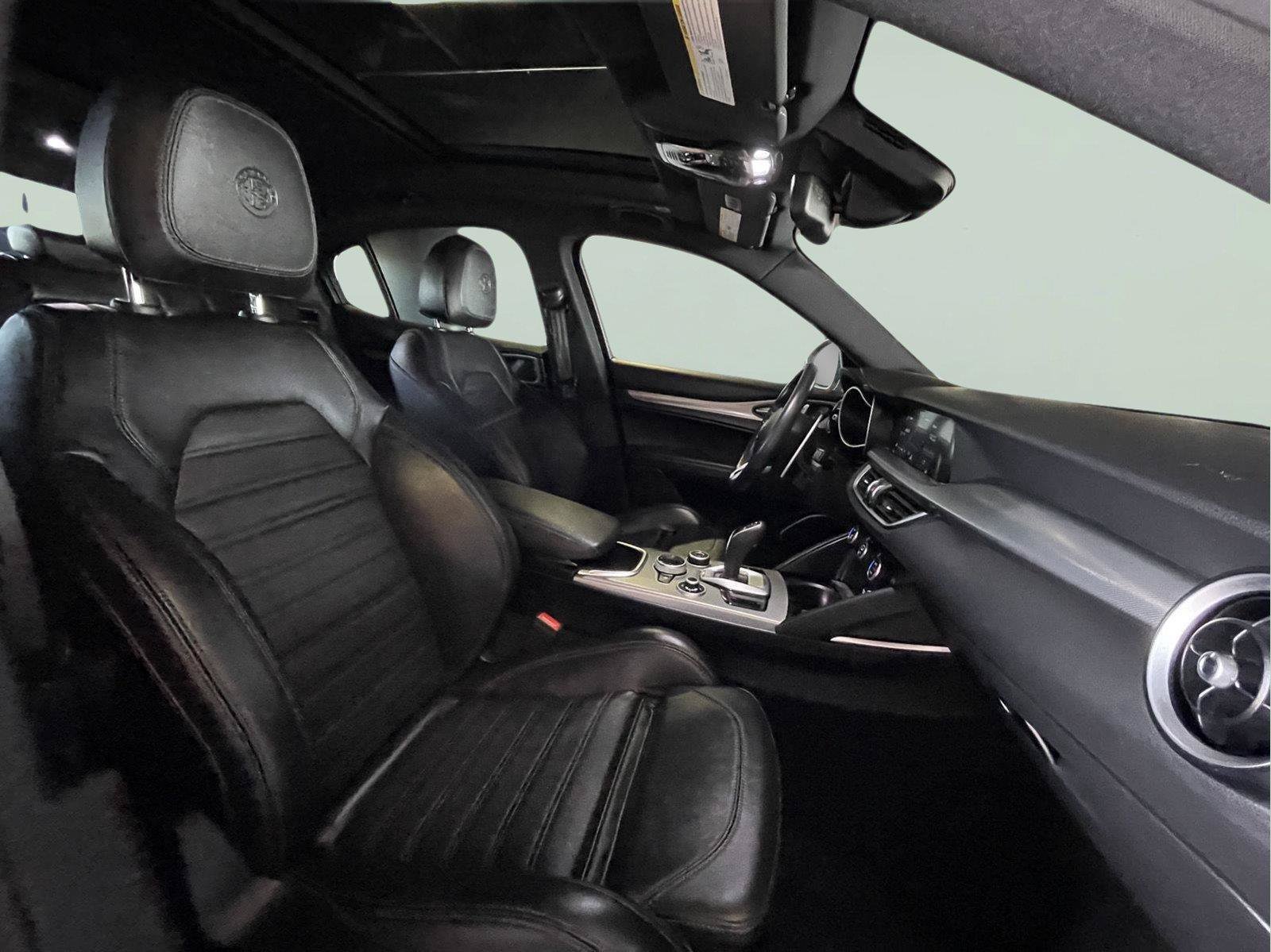 Used 2023 Alfa Romeo Stelvio Veloce AWD/4WD image 21