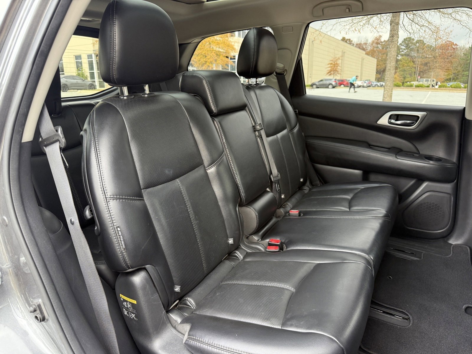 Used 2018 Nissan Pathfinder Platinum image 41