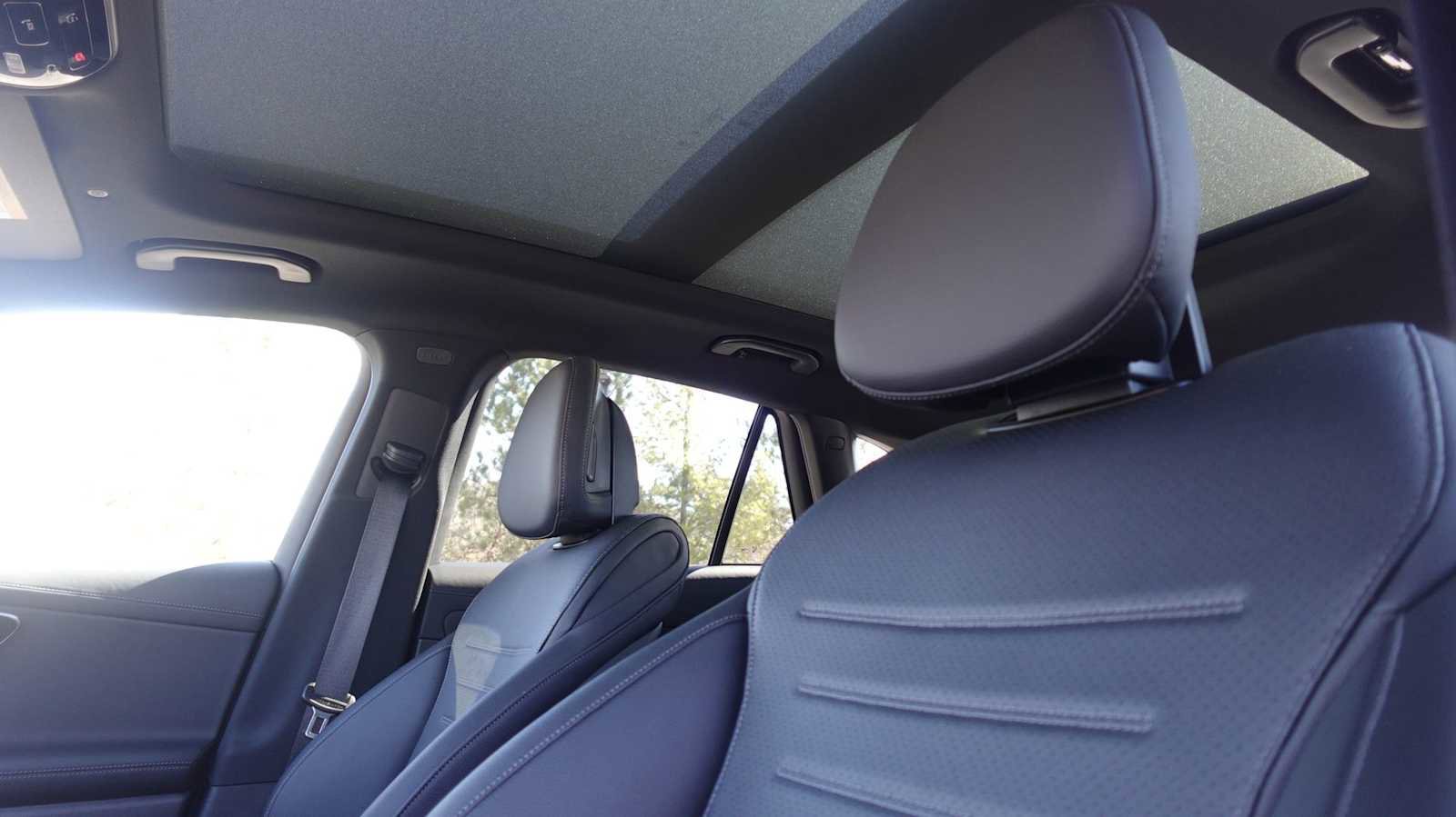 Used 2026 Mercedes-Benz GLC 300 4MATIC image 35