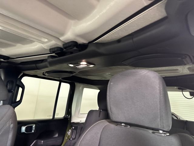 Used 2023 Jeep Wrangler Unlimited w/ Cold Weather Group image 12
