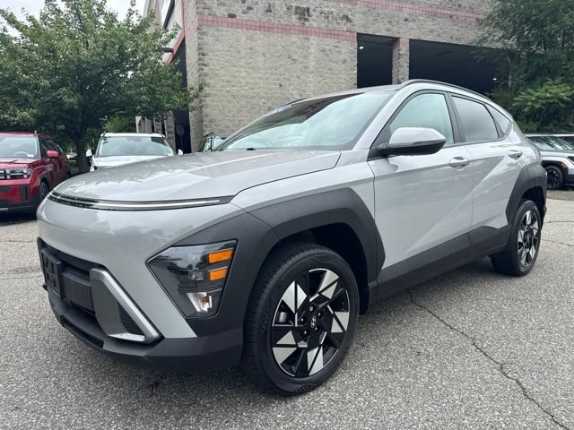 Used 2024 Hyundai Kona SEL AWD/4WD image 3