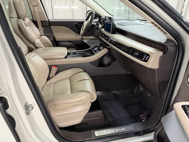Used 2020 Lincoln Aviator Reserve w/ Equipment Group 202A AWD/4WD image 12
