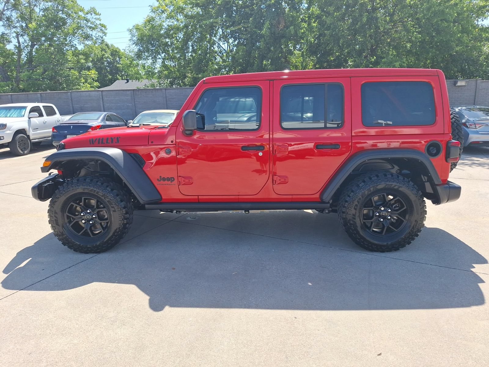 Used 2024 Jeep Wrangler Unlimited Sport AWD/4WD image 3