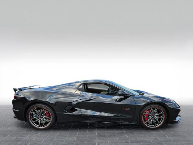Used 2023 Chevrolet Corvette Stingray Premium Conv w/ Z51 Performance Package RWD image 4