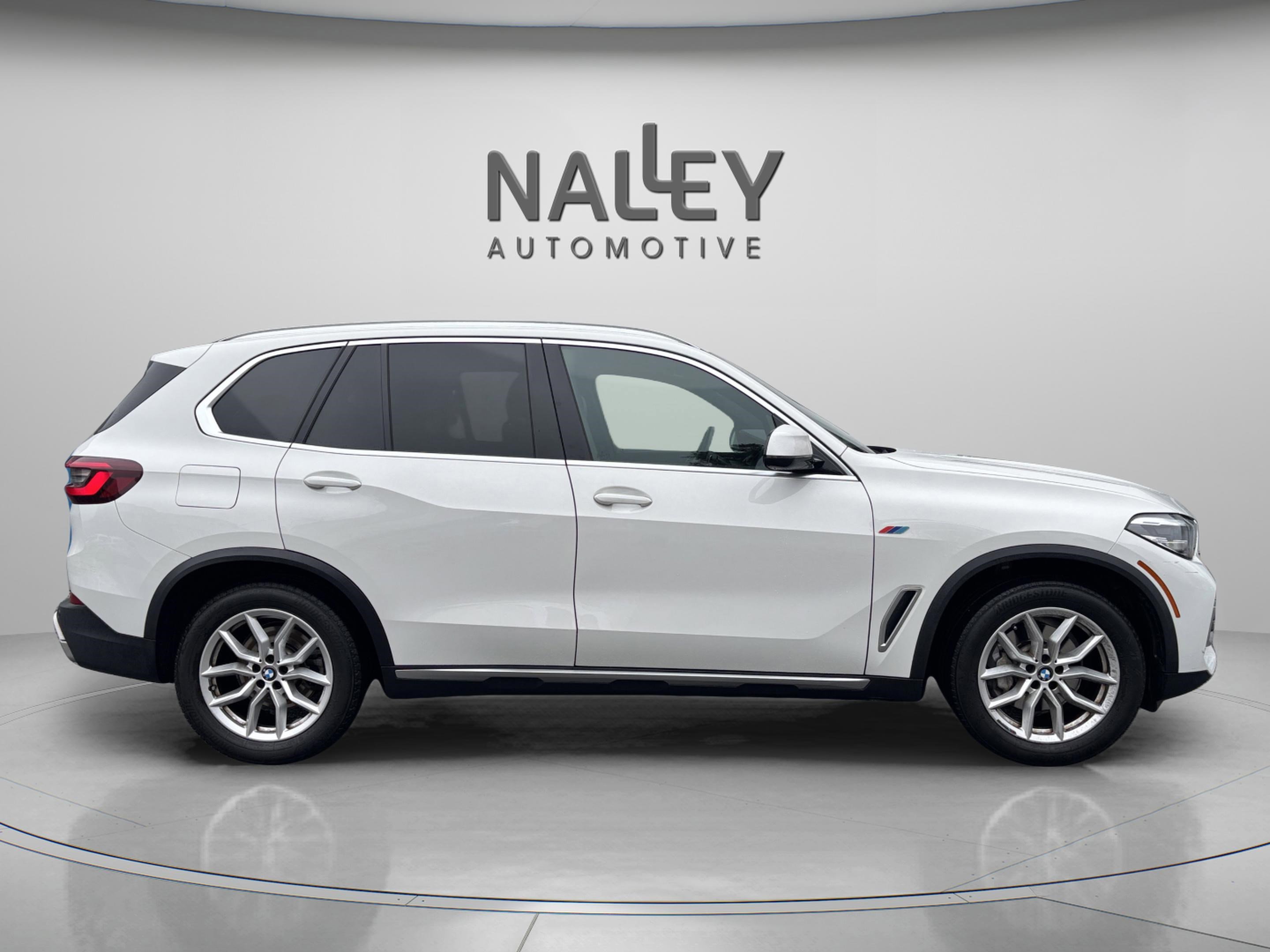 Used 2023 BMW X5 sDrive40i w/ Premium Package image 4