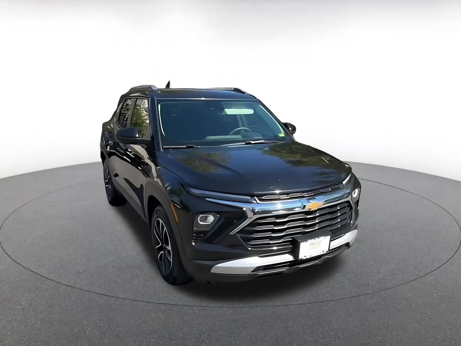 Used 2025 Chevrolet TrailBlazer LT FWD image 3