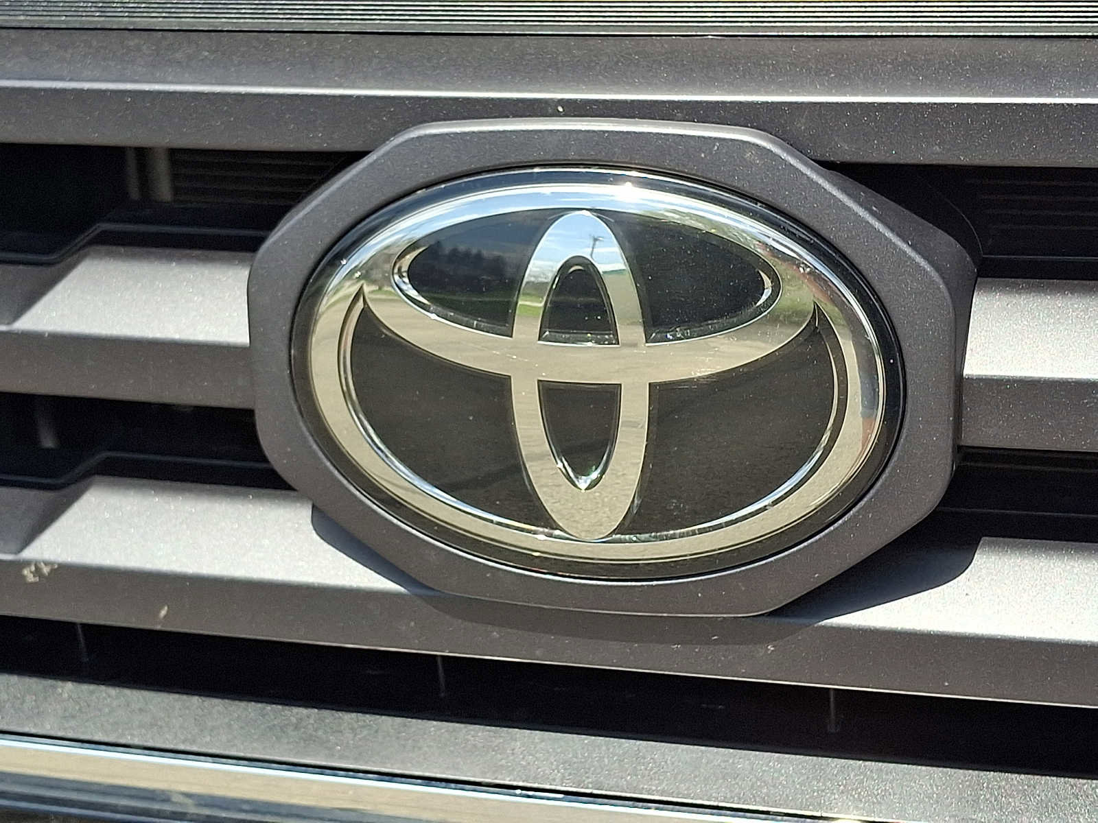 Used 2020 Toyota Tacoma SR5 image 33
