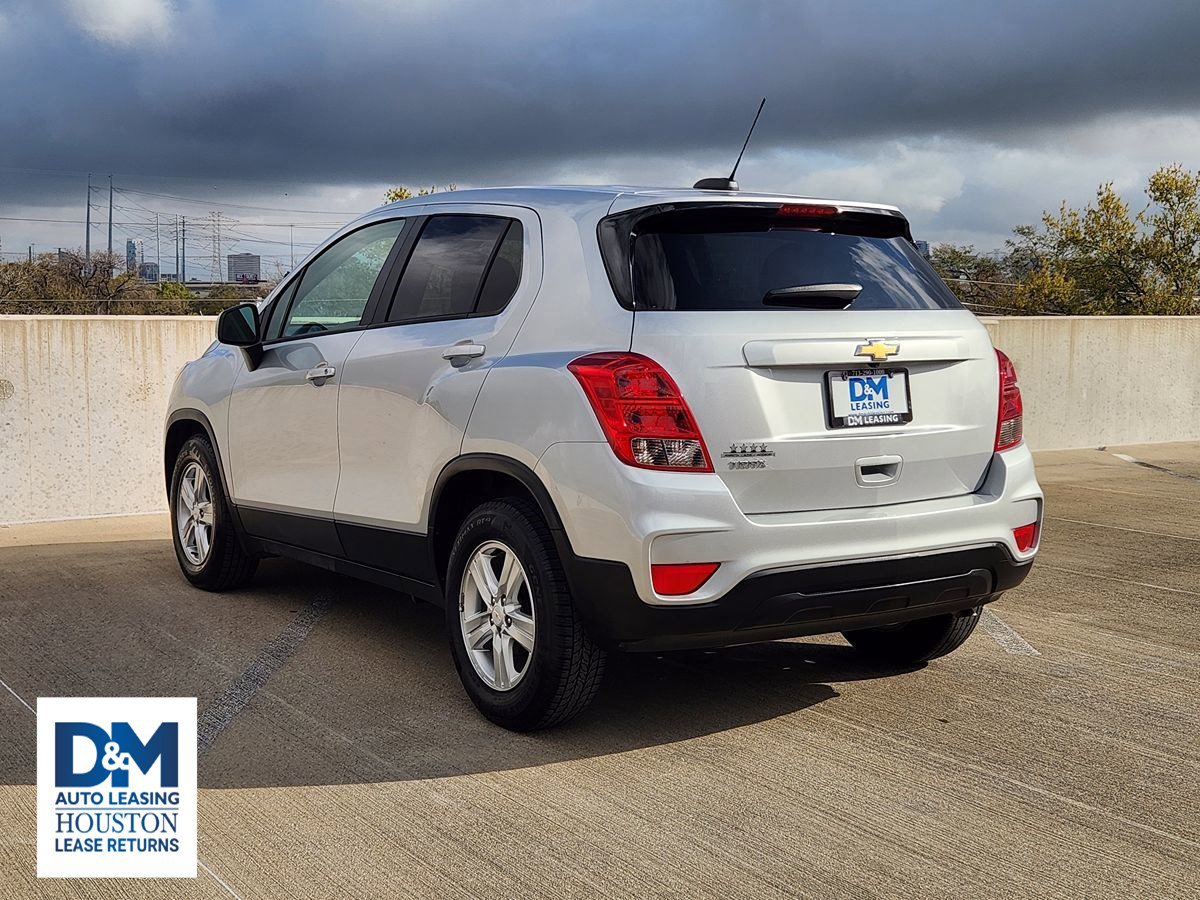 Used 2022 Chevrolet Trax LS w/ Tint and Cruise Package image 8