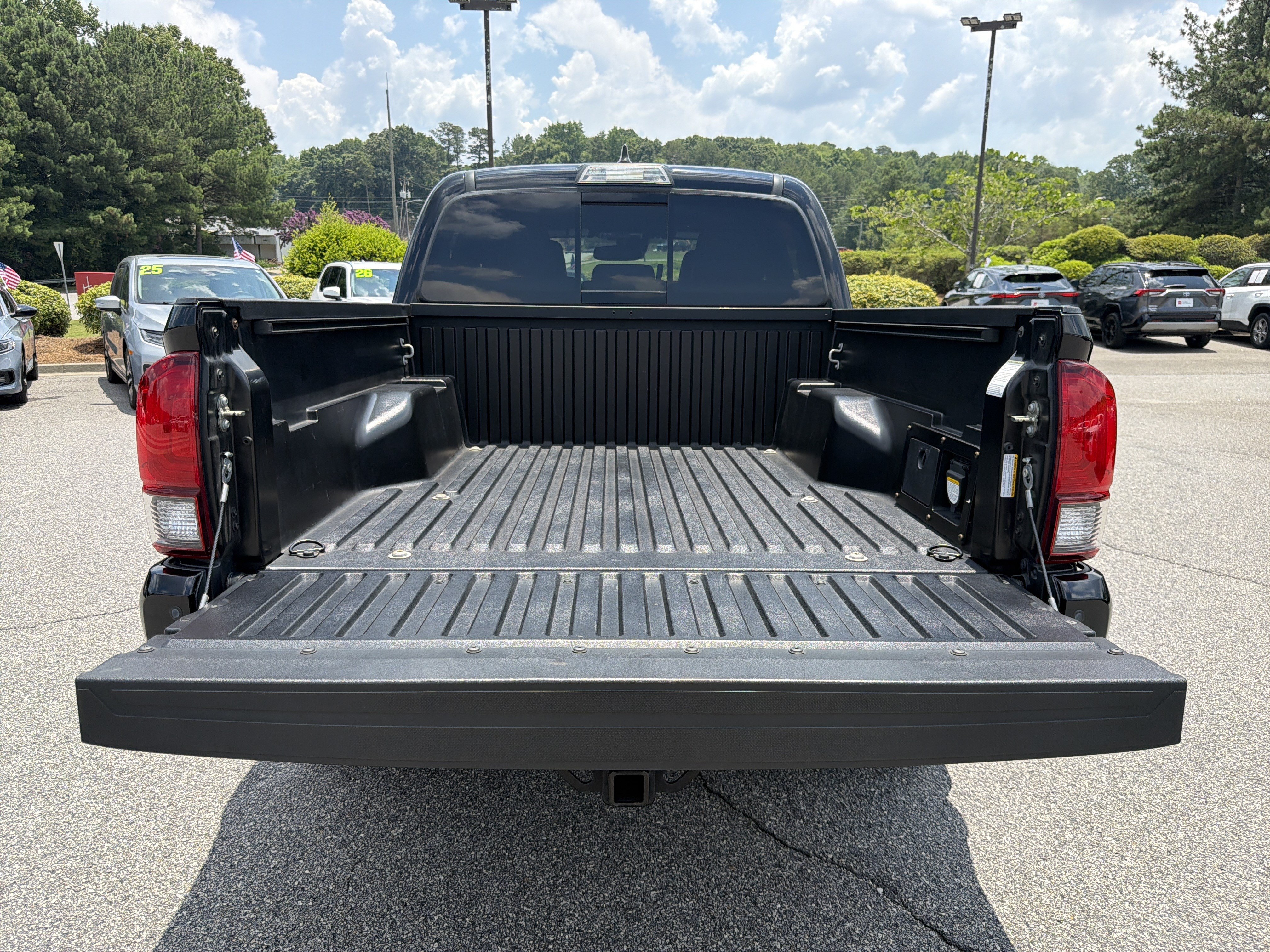 Used 2019 Toyota Tacoma TRD Off-Road AWD/4WD image 29