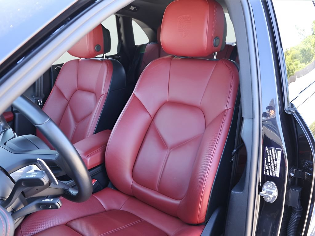 Certified 2024 Porsche Macan S w/ Premium Plus Package AWD/4WD image 5