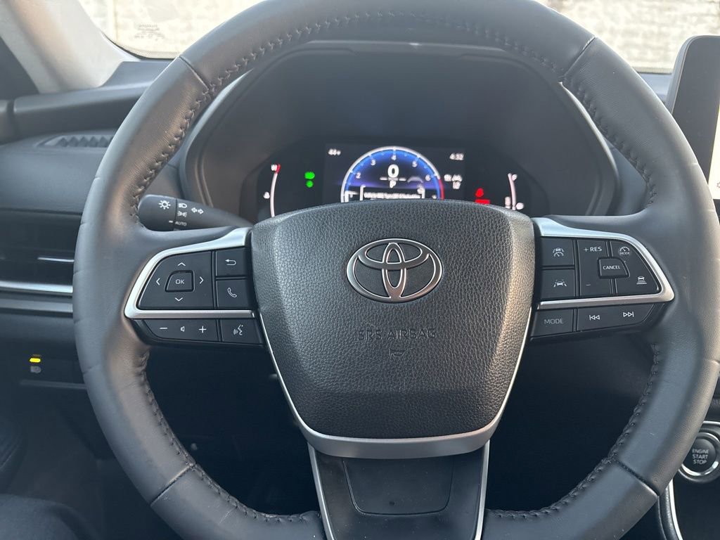 Used 2025 Toyota Grand Highlander AWD image 21