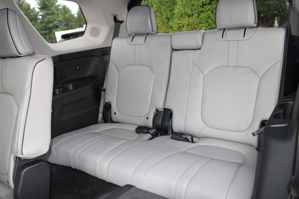 Used 2024 Honda Pilot Elite image 16