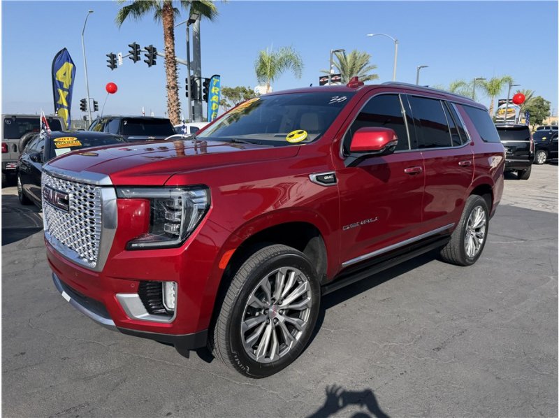 Used 2021 GMC Yukon Denali w/ Denali Premium Package AWD/4WD image 3