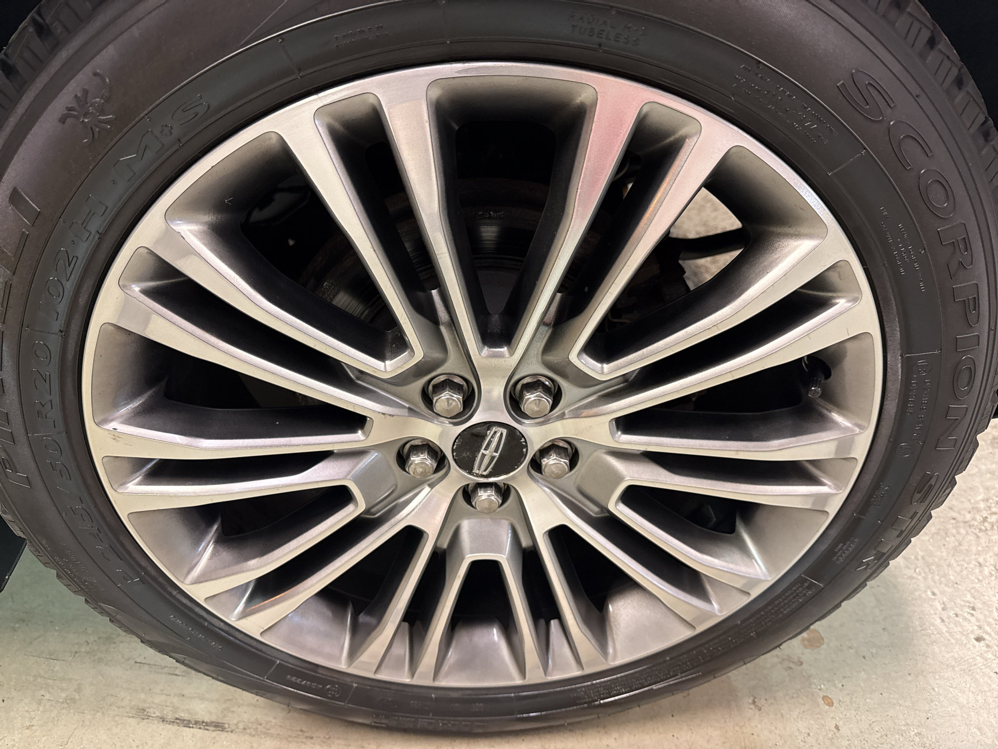 Used 2017 Lincoln MKX Reserve w/ Lincoln MKX Climate Package AWD/4WD image 37