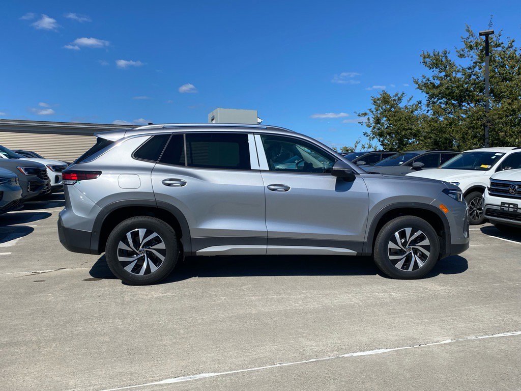 New 2025 Volkswagen Tiguan S image 2