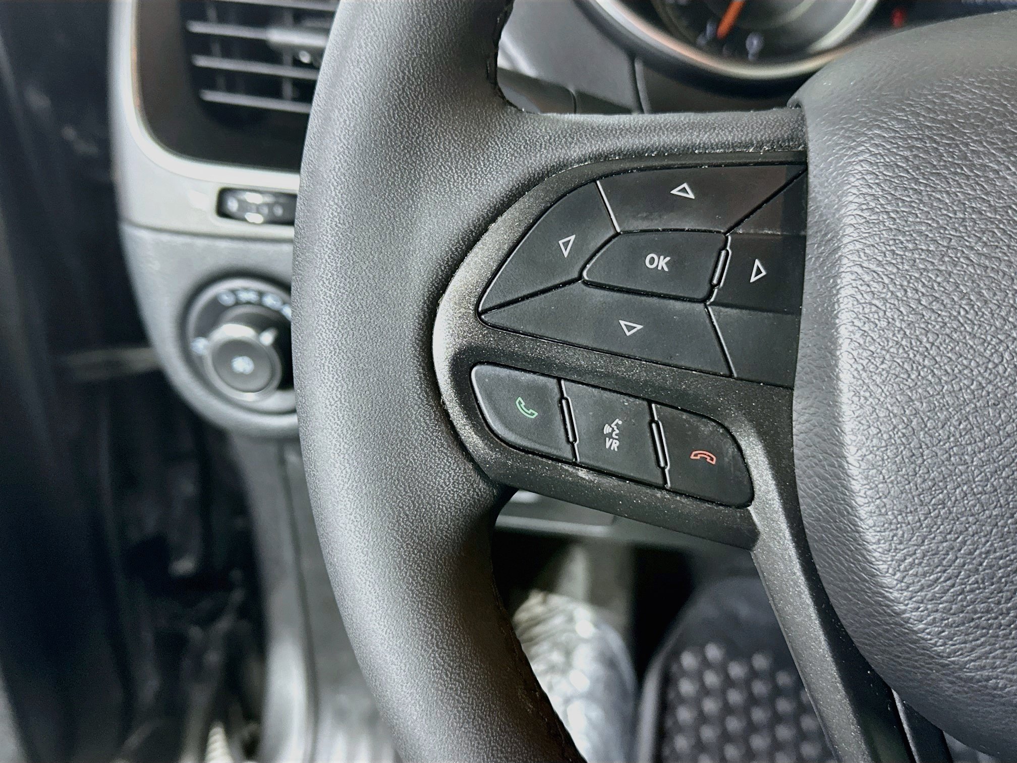 Used 2022 Jeep Cherokee Trailhawk AWD/4WD image 16