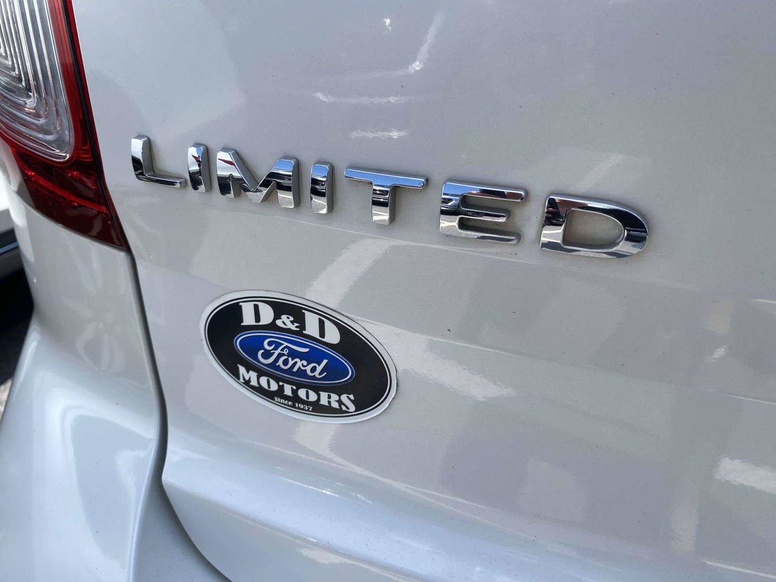 Used 2015 Ford Explorer Limited w/ Equipment Group 301A AWD/4WD image 10
