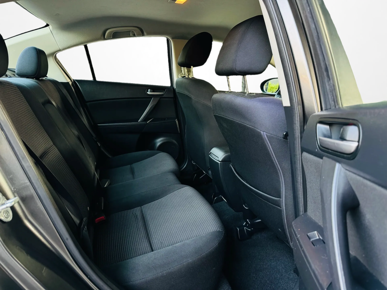 Used 2012 MAZDA MAZDA3 i Touring FWD image 7