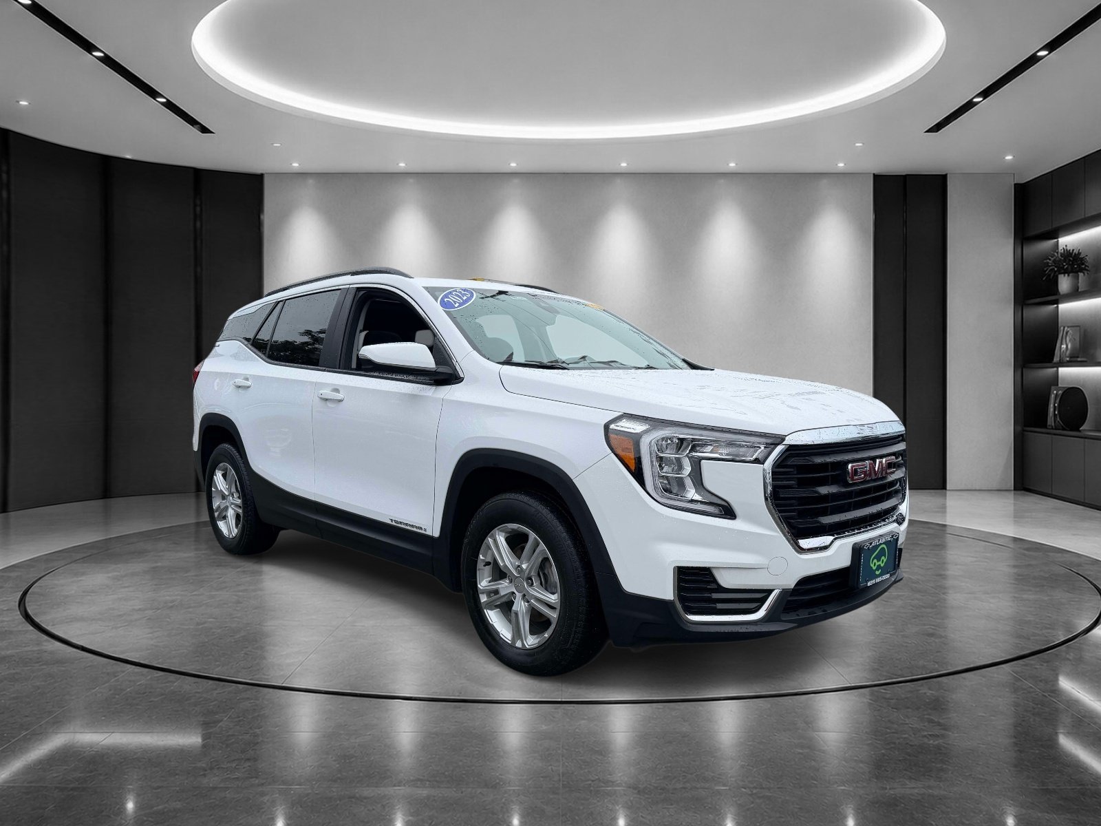 Used 2023 GMC Terrain SLE w/ Driver Convenience Package AWD/4WD image 4