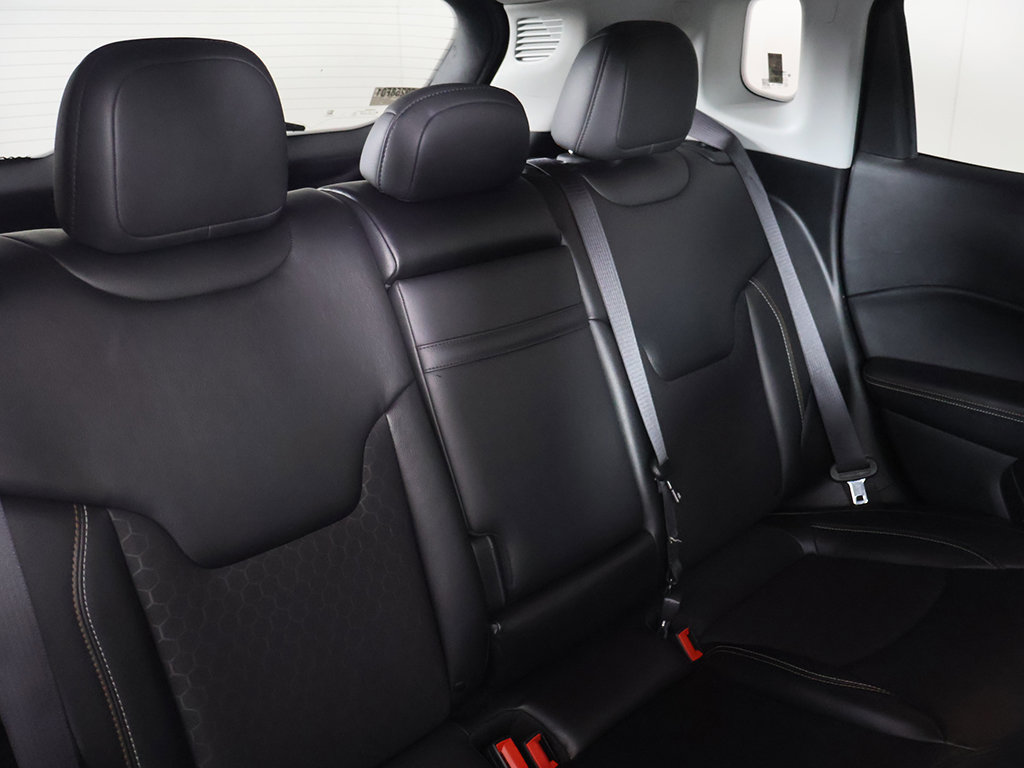 Used 2019 Jeep Compass Latitude w/ Cold Weather Group AWD/4WD image 30