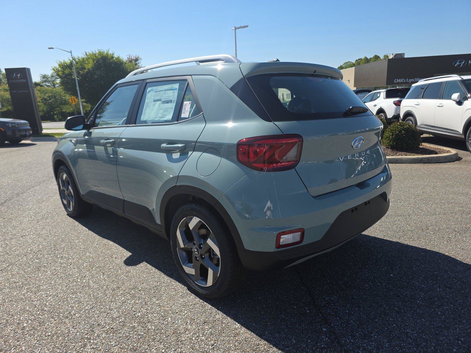 New 2026 Hyundai Venue SEL FWD image 4