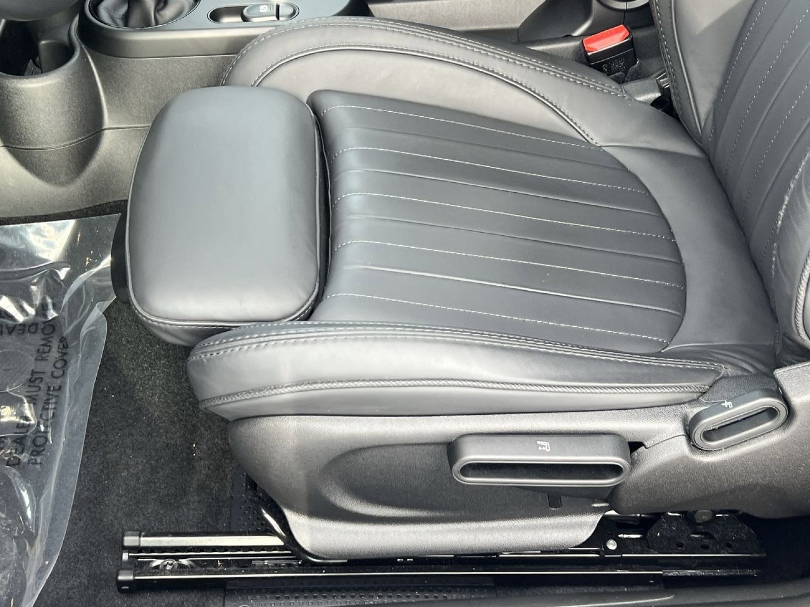 Used 2022 MINI Cooper SE image 11