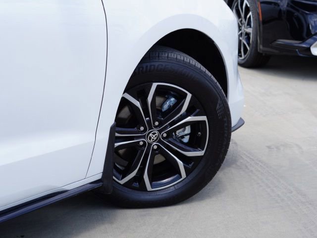 Certified 2025 Toyota Sienna Platinum image 8
