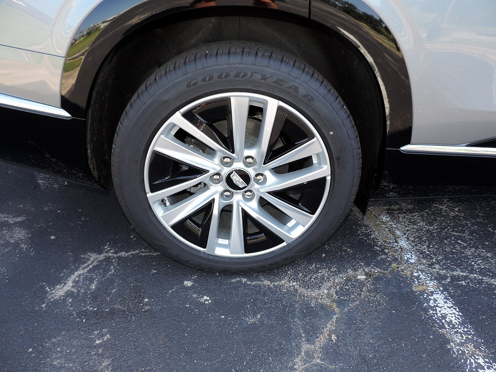 New 2027 Cadillac Vistiq Luxury AWD/4WD image 11