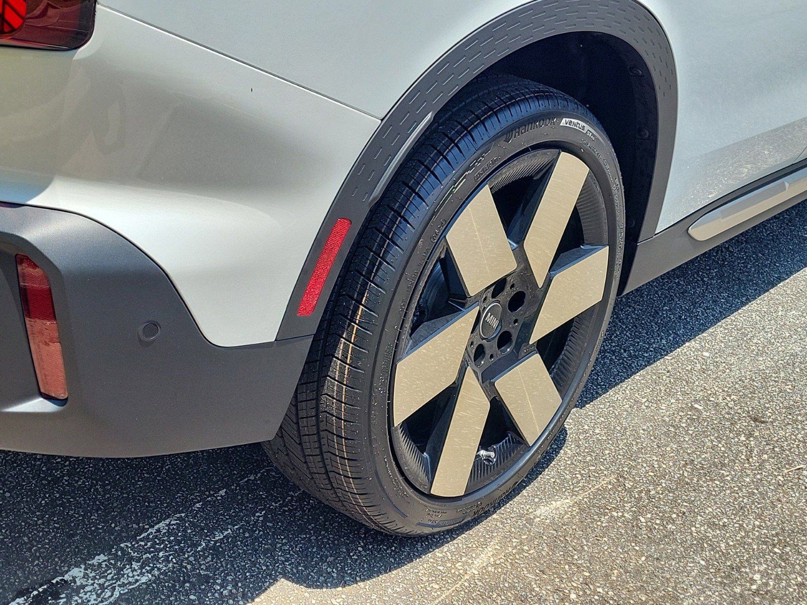 Used 2025 MINI Cooper Countryman S w/ Comfort Package Max image 10