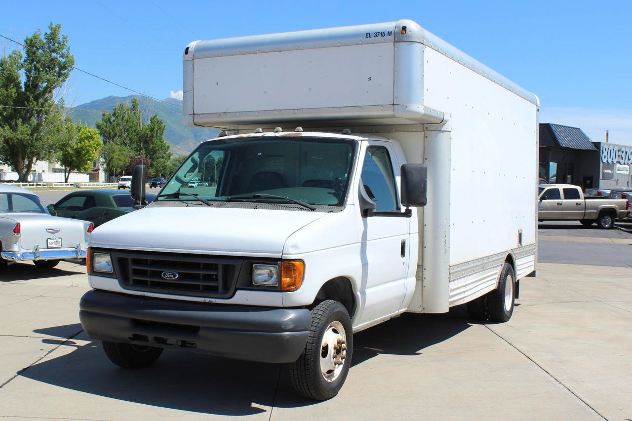 Used 2007 Ford E-450 and Econoline 450 RWD image 2