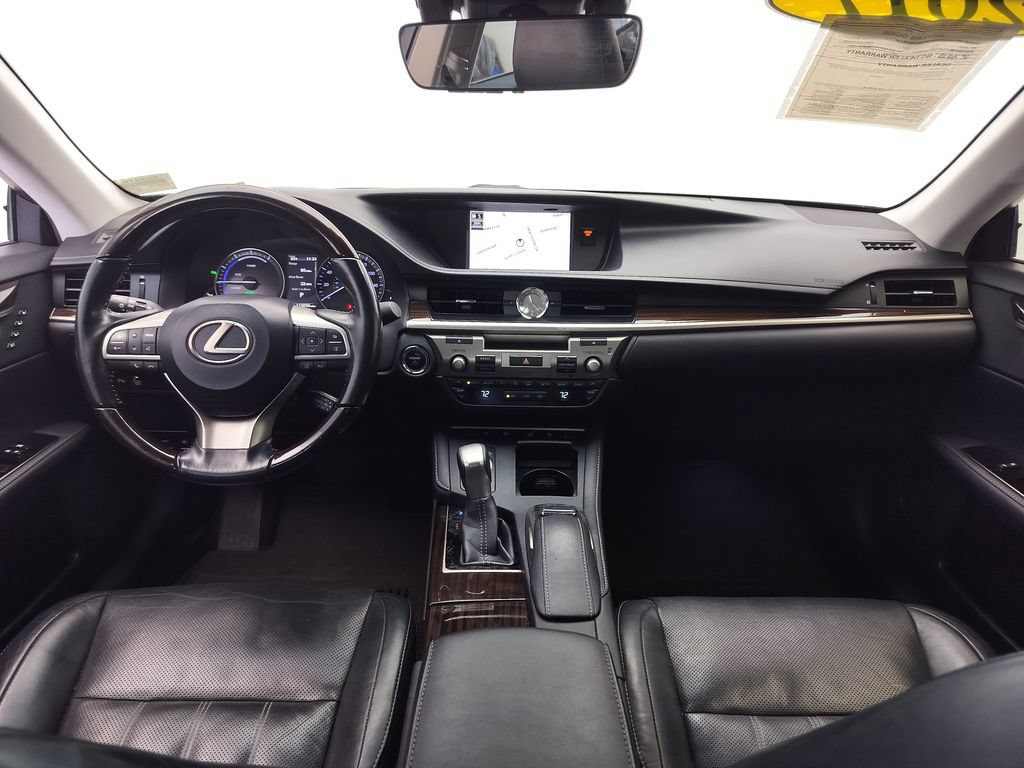 Used 2017 Lexus ES 300h FWD image 11