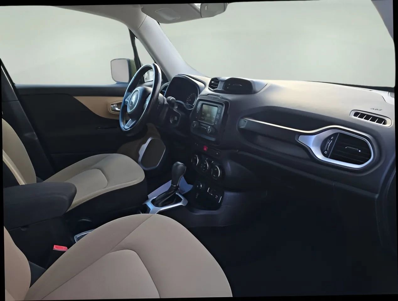 Used 2015 Jeep Renegade Latitude w/ Popular Equipment Group image 20