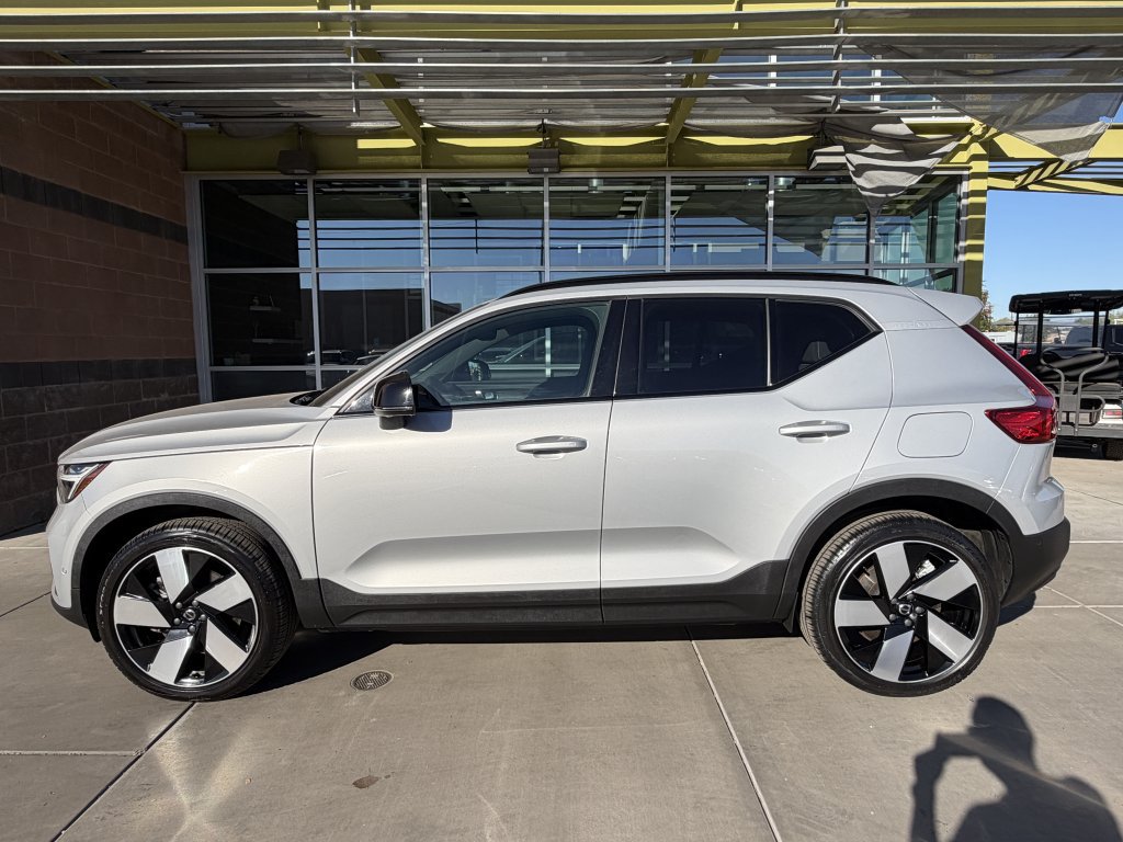 Used 2023 Volvo XC40 Recharge Ultimate AWD/4WD image 7