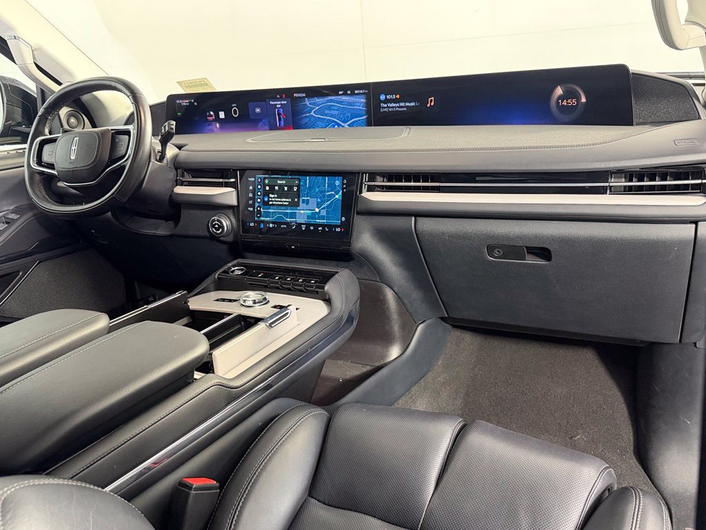 Used 2025 Lincoln Navigator Reserve AWD/4WD image 14
