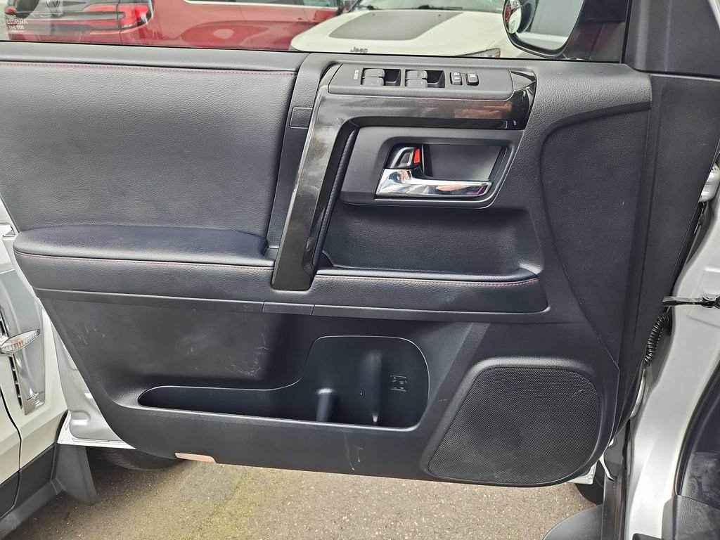 Used 2020 Toyota 4Runner TRD Off-Road Premium w/ Moonroof Package AWD/4WD image 11