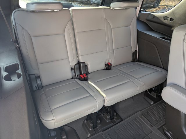 Used 2023 GMC Yukon SLT w/ SLT Luxury Package image 15