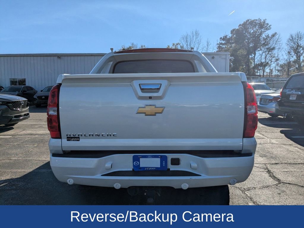 Used 2013 Chevrolet Avalanche LTZ image 5