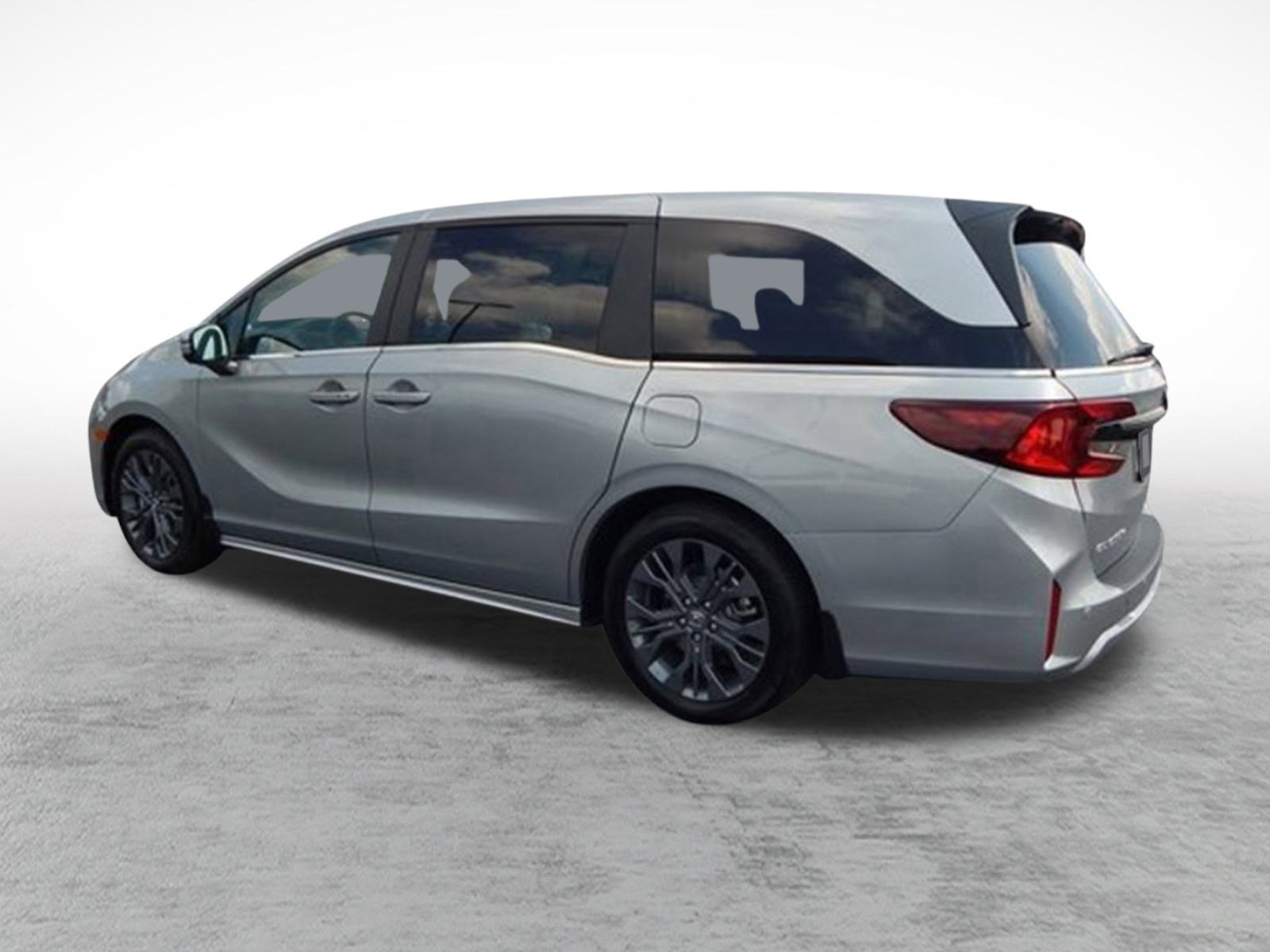 New 2026 Honda Odyssey Touring image 3