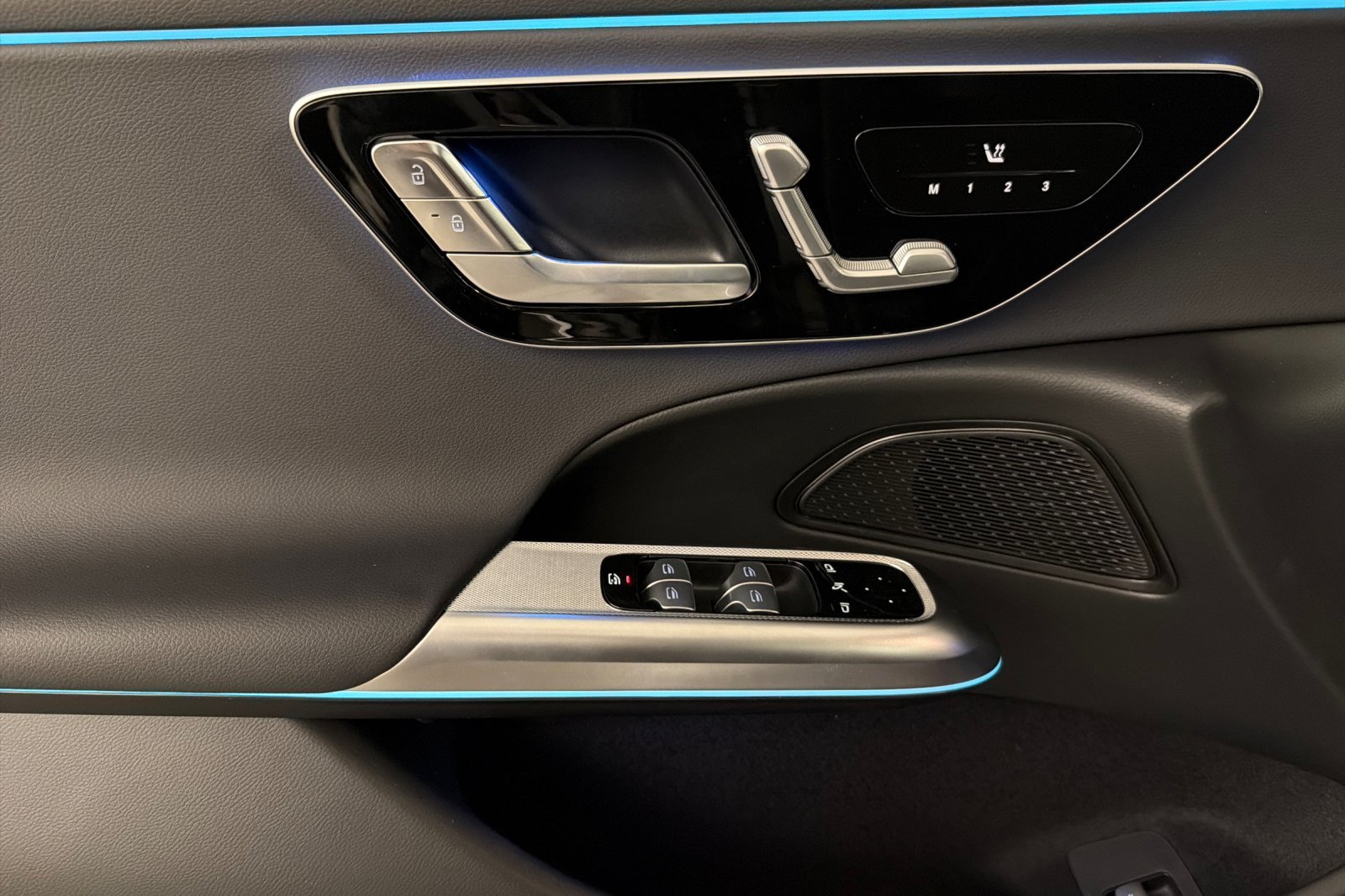 New 2027 Mercedes-Benz E 450 4MATIC Sedan image 10