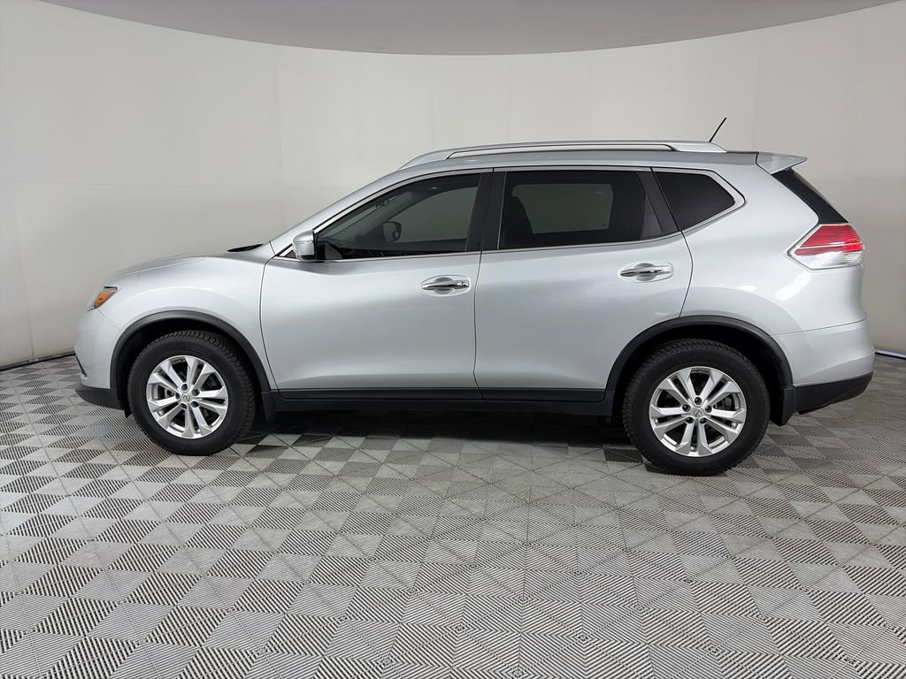 Used 2015 Nissan Rogue SV image 4