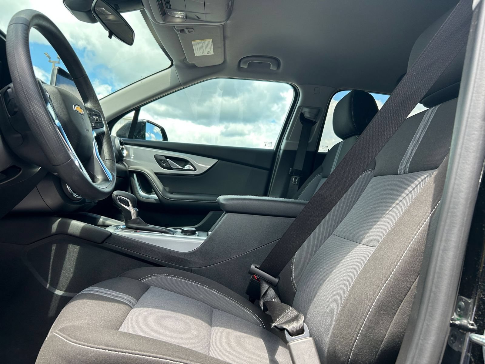 Used 2025 Chevrolet Blazer LT FWD image 22