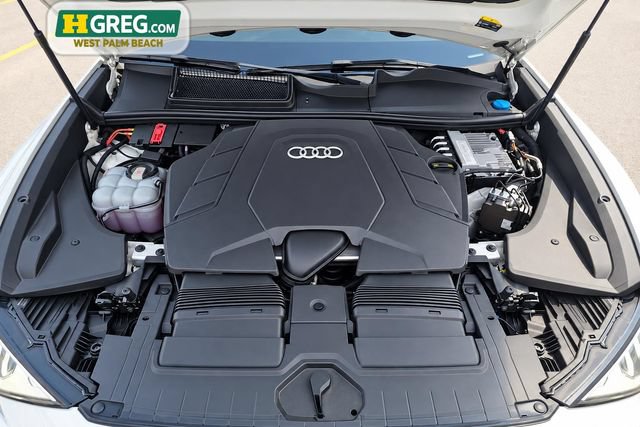 Used 2019 Audi Q8 Prestige w/ Adaptive Chassis Package AWD/4WD image 17