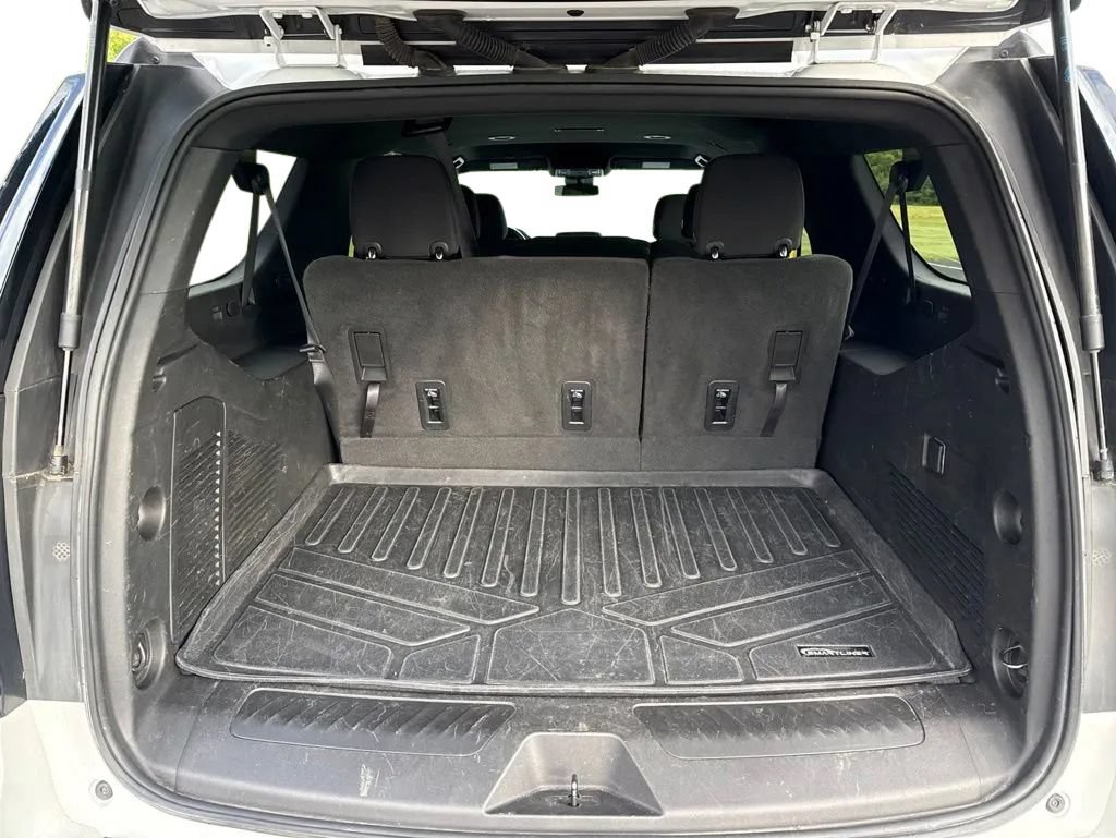 Used 2023 Chevrolet Suburban LS AWD/4WD image 32