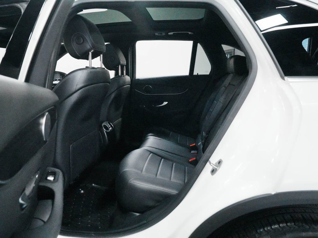 Used 2022 Mercedes-Benz GLC 300 4MATIC w/ Multimedia Package Lite image 29